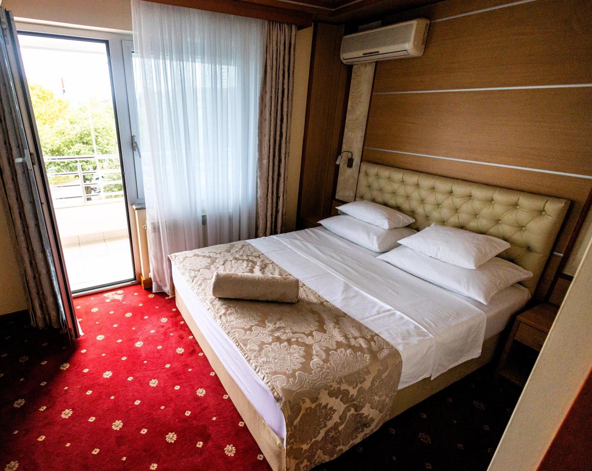 Hotel Cezar Banja Luka Exterior photo
