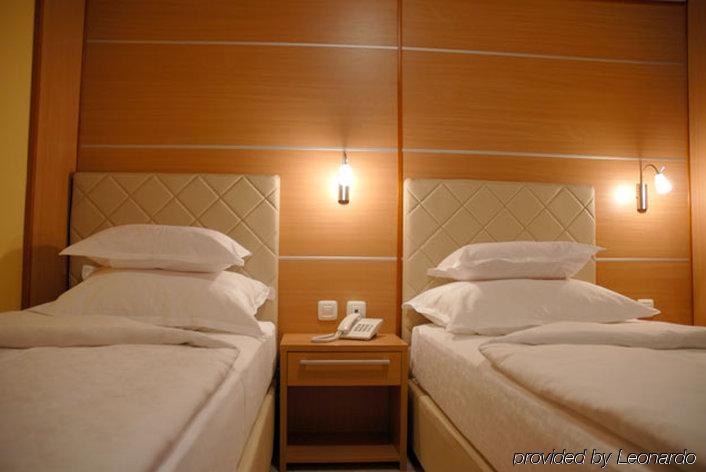 Hotel Cezar Banja Luka Room photo