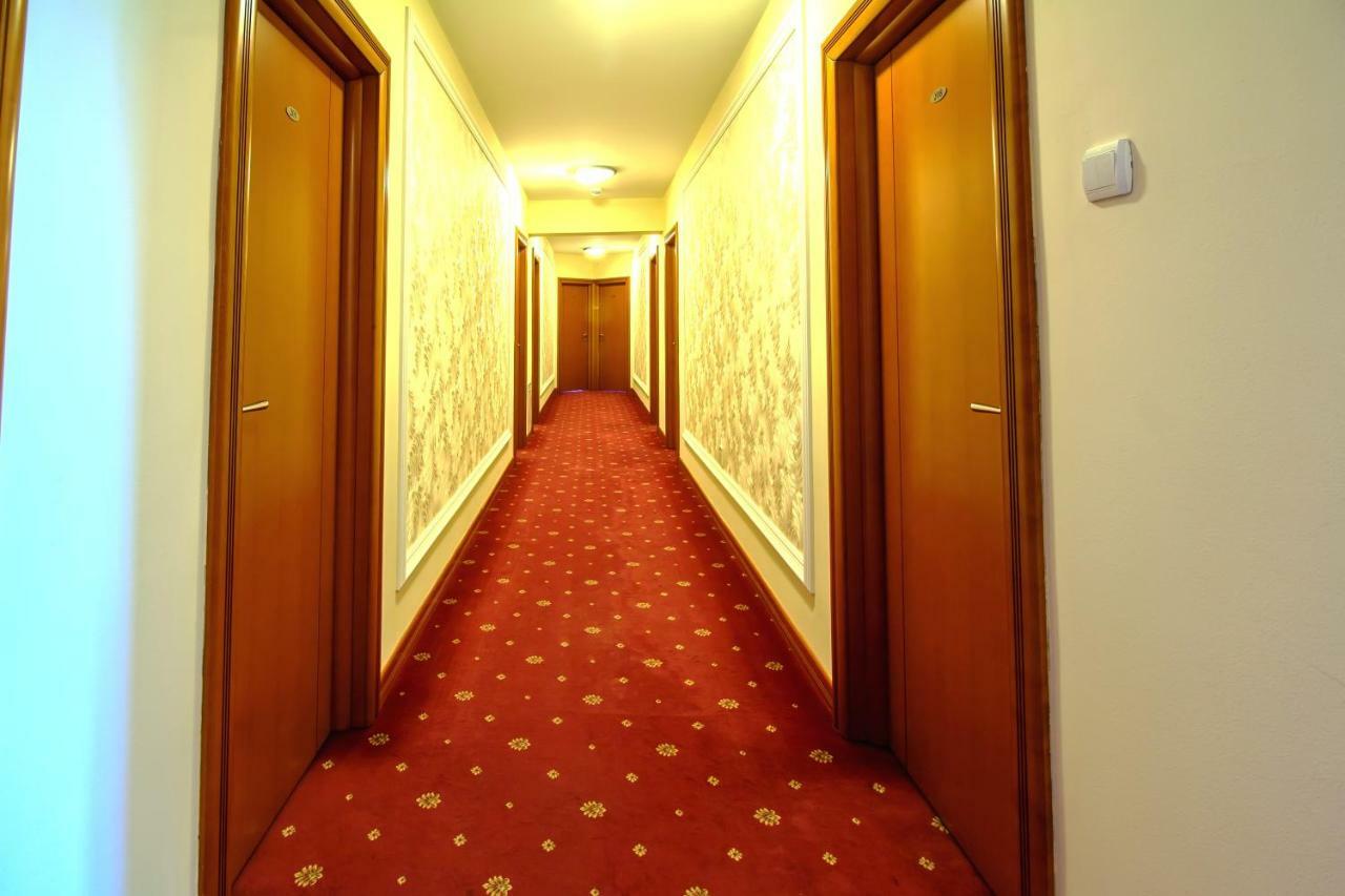 Hotel Cezar Banja Luka Exterior photo
